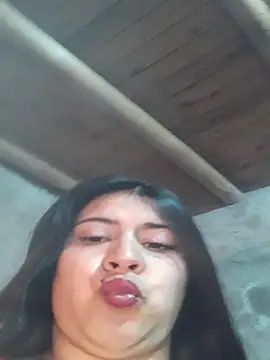 Snapshot of Estefanny_Lolyy chatting on 06-01-26, 06:02 Estefanny Lolyy online show from 06-01-26, 06:02