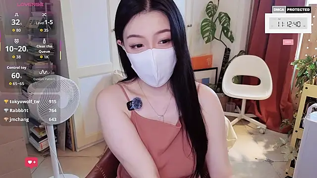 Snapshot of nayomi_34f chatting on 05-12-26, 03:14 nayomi 34f online show from 05-12-26, 03:14