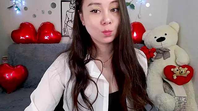 AlinaEleven online show from 04-17-26, 11:29