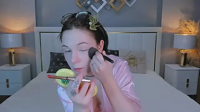 YONA WINK online show from 02-11-26, 03:56