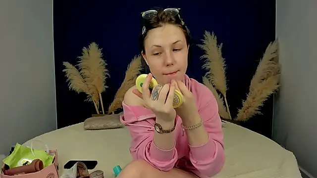 YONA WINK online show from 03-21-26, 05:52