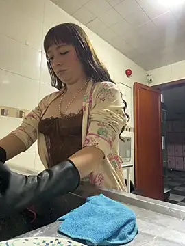 Snapshot of Engell_fire chatting on 12-15-25, 11:20 Engell fire online show from 12-15-25, 11:20