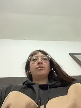 Snapshot of Engell_fire chatting on 01-11-26, 11:28 Engell fire online show from 01-11-26, 11:28