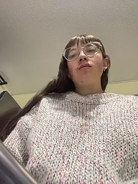 Snapshot of Engell_fire chatting on 12-22-25, 11:10 Engell fire online show from 12-22-25, 11:10