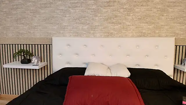 Snapshot of PatrickS25 chatting on 12-19-25, 04:05 PatrickS25 online show from 12-19-25, 04:05