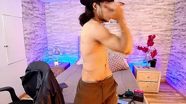 Snapshot of PatrickS25 chatting on 12-04-25, 04:44 PatrickS25 online show from 12-04-25, 04:44