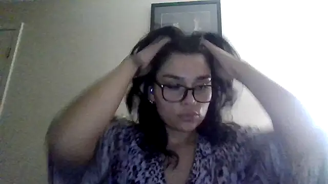 Snapshot of lunabellaX0 chatting on 12-03-25, 11:04 lunabellaX0 online show from 12-03-25, 11:04