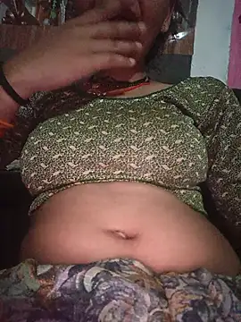 Snapshot of Big_hot44 chatting on 06-18-26, 04:23 Big hot44 online show from 06-18-26, 04:23