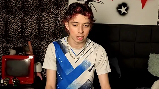 Otter Starr online show from 12-16-25, 04:17