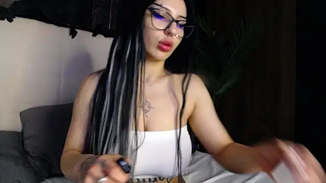 Snapshot of RavenFoxxy chatting on 05-16-26, 10:58 RavenFoxxy online show from 05-16-26, 10:58