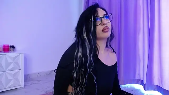 Snapshot of RavenFoxxy chatting on 05-30-26, 05:36 RavenFoxxy online show from 05-30-26, 05:36