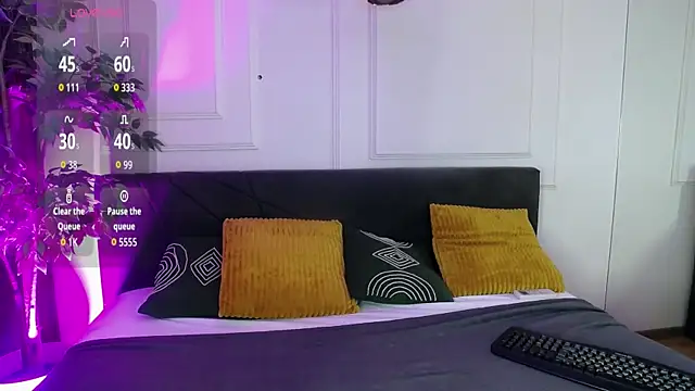 RavenFoxxy online show from 03-26-26, 06:44