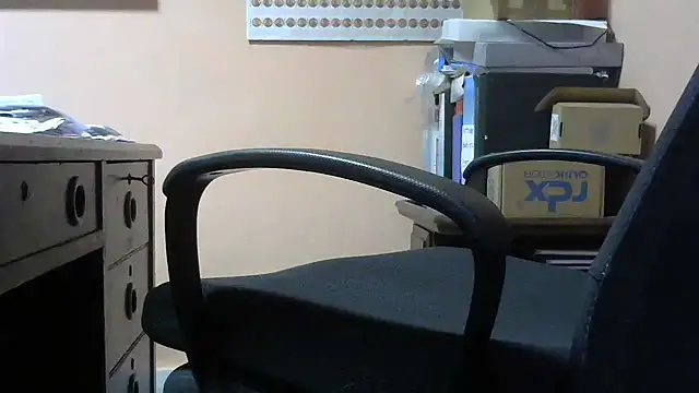 Snapshot of Yoghi65 chatting on 12-01-25, 01:34 Yoghi65 online show from 12-01-25, 01:34