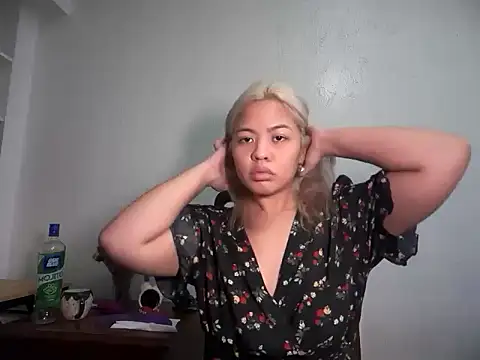 Tina Slick online show from 05-29-26, 12:33