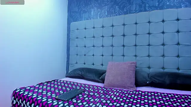 Snapshot of Messy_Karol_ chatting on 12-03-25, 01:54 Messy Karol online show from 12-03-25, 01:54