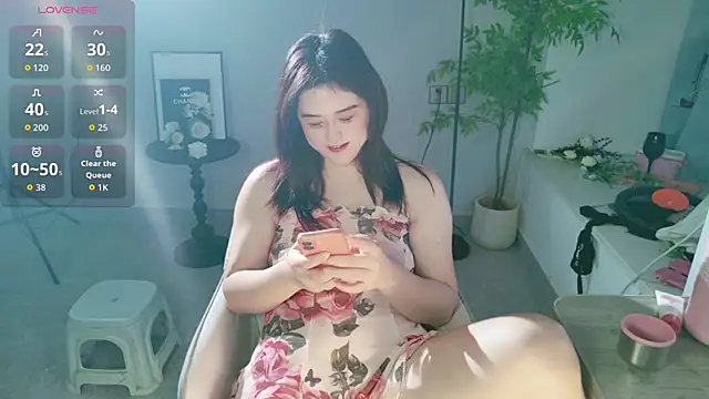 Snapshot of mengjing77 chatting on 12-22-25, 03:23 mengjing77 online show from 12-22-25, 03:23