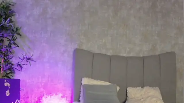 LucyRayy online show from 02-11-26, 08:09