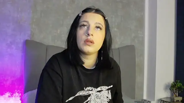 LucyRayy online show from 02-08-26, 08:06