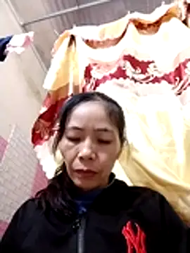 Snapshot of Cool-iponk chatting on 12-17-25, 02:05 Cool-iponk online show from 12-17-25, 02:05