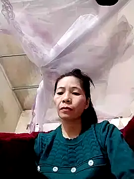 Snapshot of Cool-iponk chatting on 12-05-25, 12:37 Cool-iponk online show from 12-05-25, 12:37