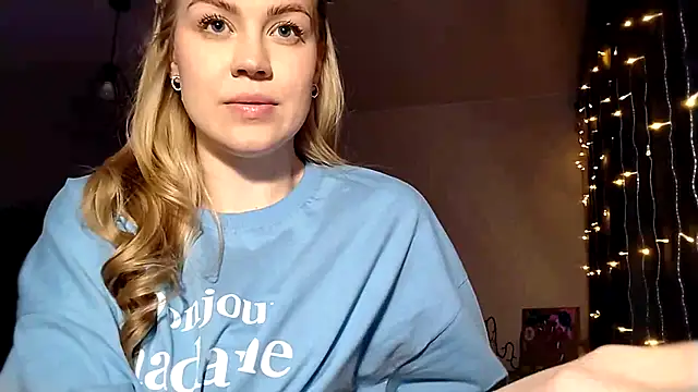 LunaPeony online show from 03-21-26, 09:08