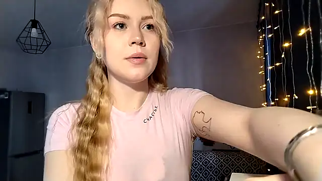 LunaPeony online show from 03-08-26, 08:39