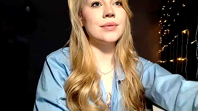 LunaPeony online show from 03-31-26, 08:33