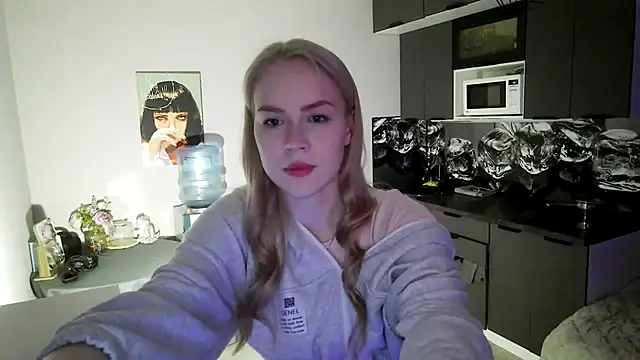 LunaPeony online show from 02-05-26, 04:14