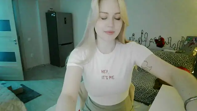 LunaPeony online show from 03-13-26, 05:40