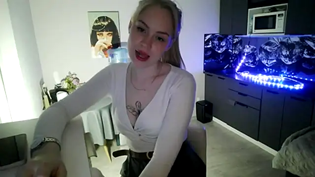 LunaPeony online show from 02-09-26, 03:32