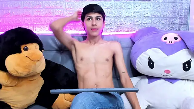 Snapshot of StormLuxX chatting on 01-16-26, 12:42 StormLuxX online show from 01-16-26, 12:42