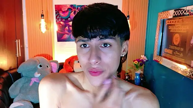Snapshot of StormLuxX chatting on 05-06-26, 12:31 StormLuxX online show from 05-06-26, 12:31