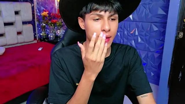 Snapshot of StormLuxX chatting on 02-26-26, 07:47 StormLuxX online show from 02-26-26, 07:47