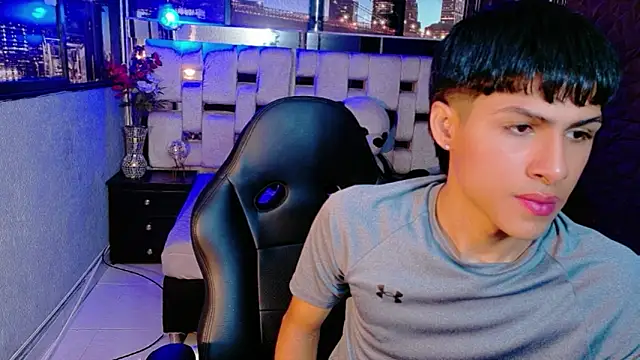 StormLuxX online show from 12-20-25, 03:26