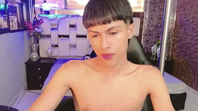 StormLuxX online show from 12-17-25, 01:05