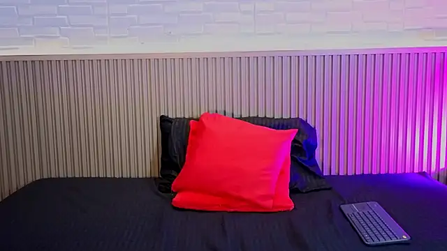 Snapshot of EmyVega chatting on 02-27-26, 11:26 EmyVega online show from 02-27-26, 11:26