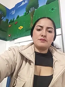 MisNicol online show from 02-05-26, 02:46