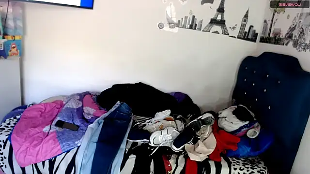 MisNicol online show from 01-18-26, 02:42