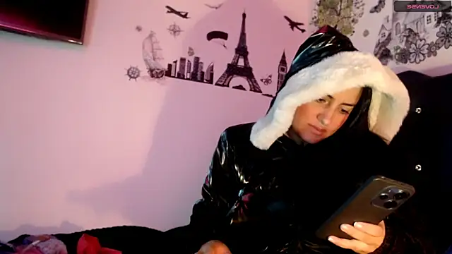 MisNicol online show from 01-17-26, 01:04