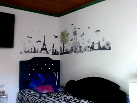 MisNicol online show from 12-17-25, 12:54