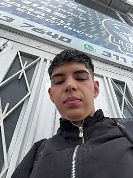 Snapshot of Johan_stick chatting on 01-10-26, 04:02 Johan stick online show from 01-10-26, 04:02