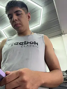 Snapshot of Johan_stick chatting on 01-13-26, 04:44 Johan stick online show from 01-13-26, 04:44