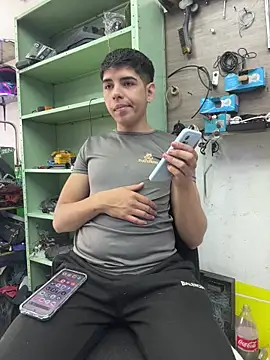 Snapshot of Johan_stick chatting on 12-04-25, 05:23 Johan stick online show from 12-04-25, 05:23