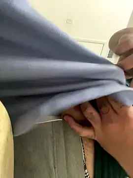 Snapshot of Samcan3 chatting on 12-01-25, 06:42 Samcan3 online show from 12-01-25, 06:42