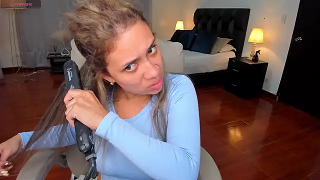 Zara Wolf  online show from 01-08-26, 11:27