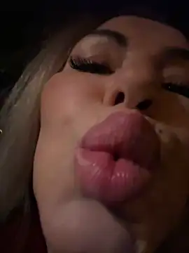 AnikaSunshine online show from 04-17-26, 08:55