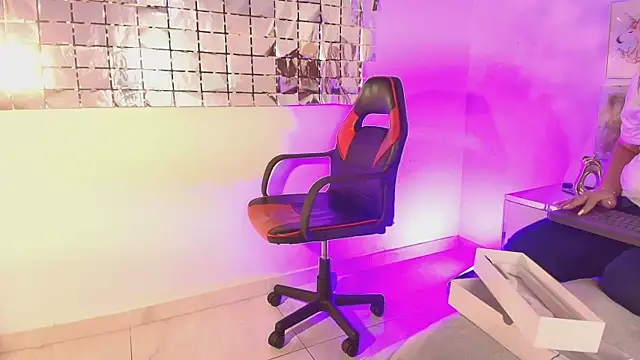 ElenaLauren online show from 07-21-26, 02:51