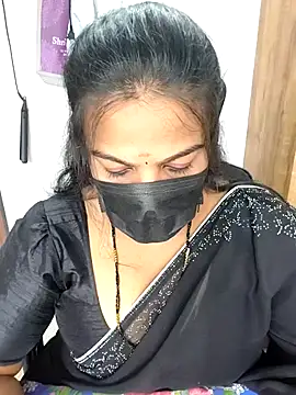 Snapshot of Tamil_Shara chatting on 08-04-26, 09:47 Tamil Shara online show from 08-04-26, 09:47