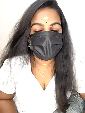 Snapshot of Tamil_Shara chatting on 02-23-26, 05:02 Tamil Shara online show from 02-23-26, 05:02