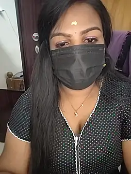Snapshot of Tamil_Shara chatting on 05-19-26, 07:43 Tamil Shara online show from 05-19-26, 07:43